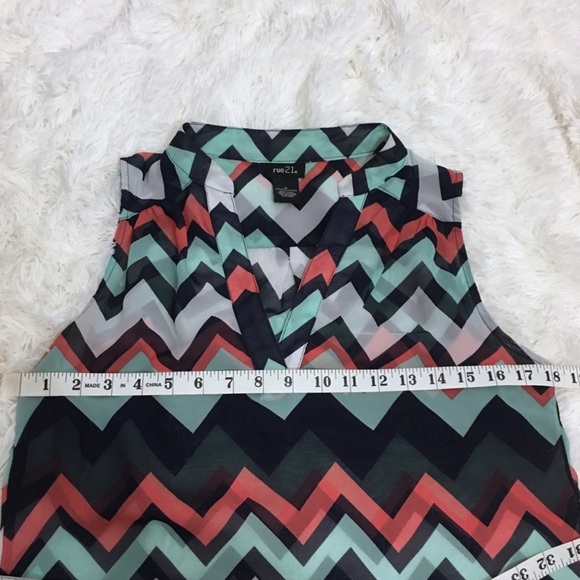 Rue 21 Chevron Sheer Tunic - Picture 5 of 7